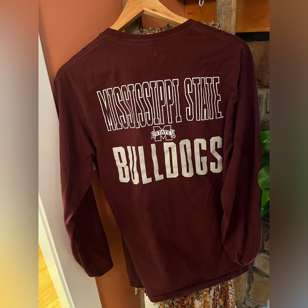 Med Russell Athletics long sleeved Mississippi State tshirt EUC